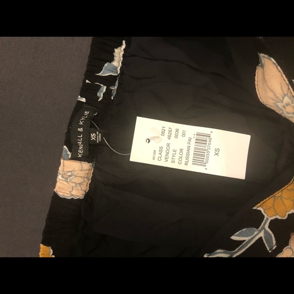 Kendall & Kylie Pacsun Floral Shorts - Picture 5 of 5